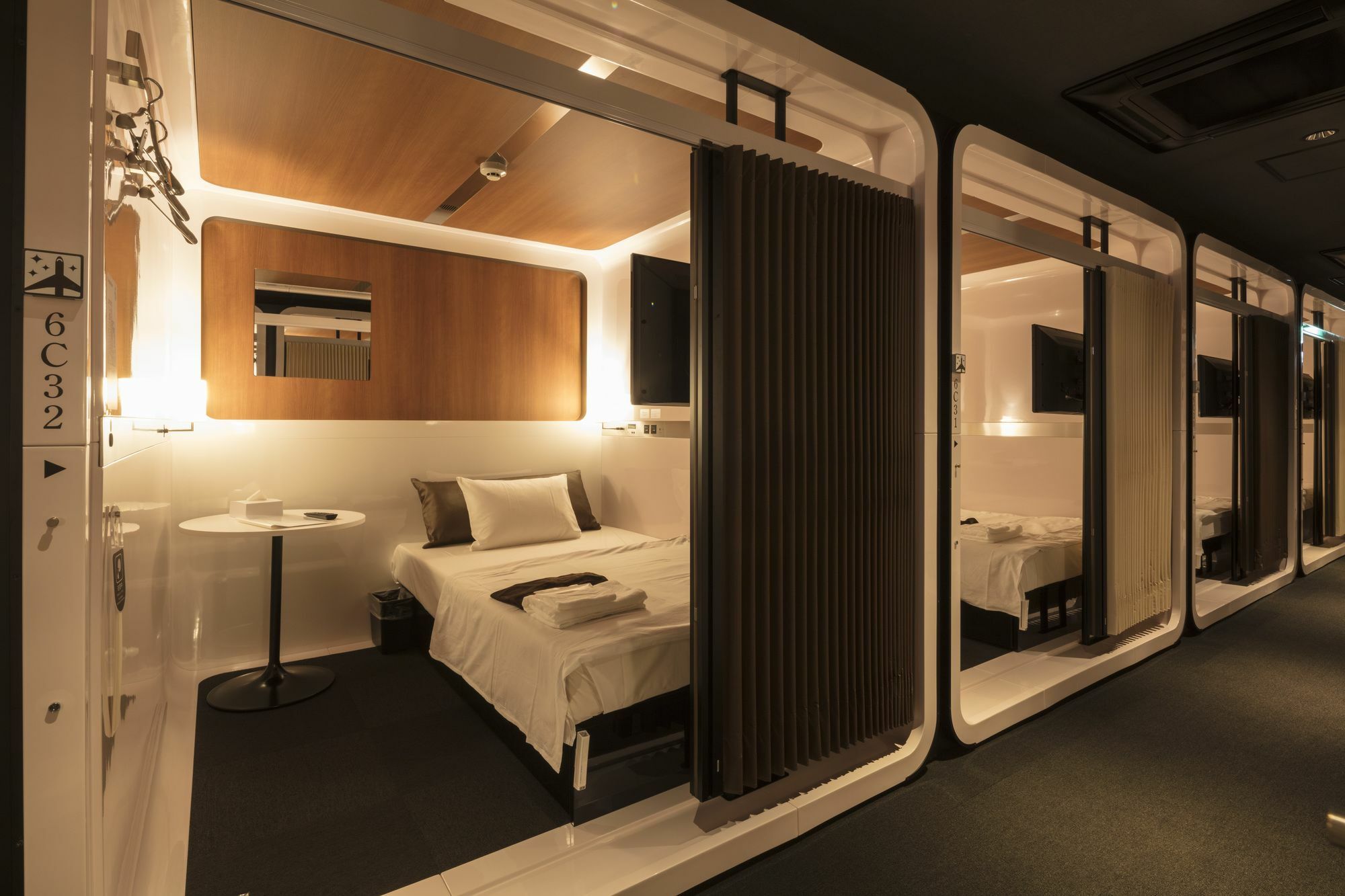 First Cabin Nishiazabu طوكيو المظهر الخارجي الصورة